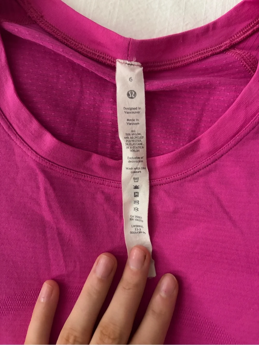 lululemon athletica Swiftly tech long sleeve cropped top